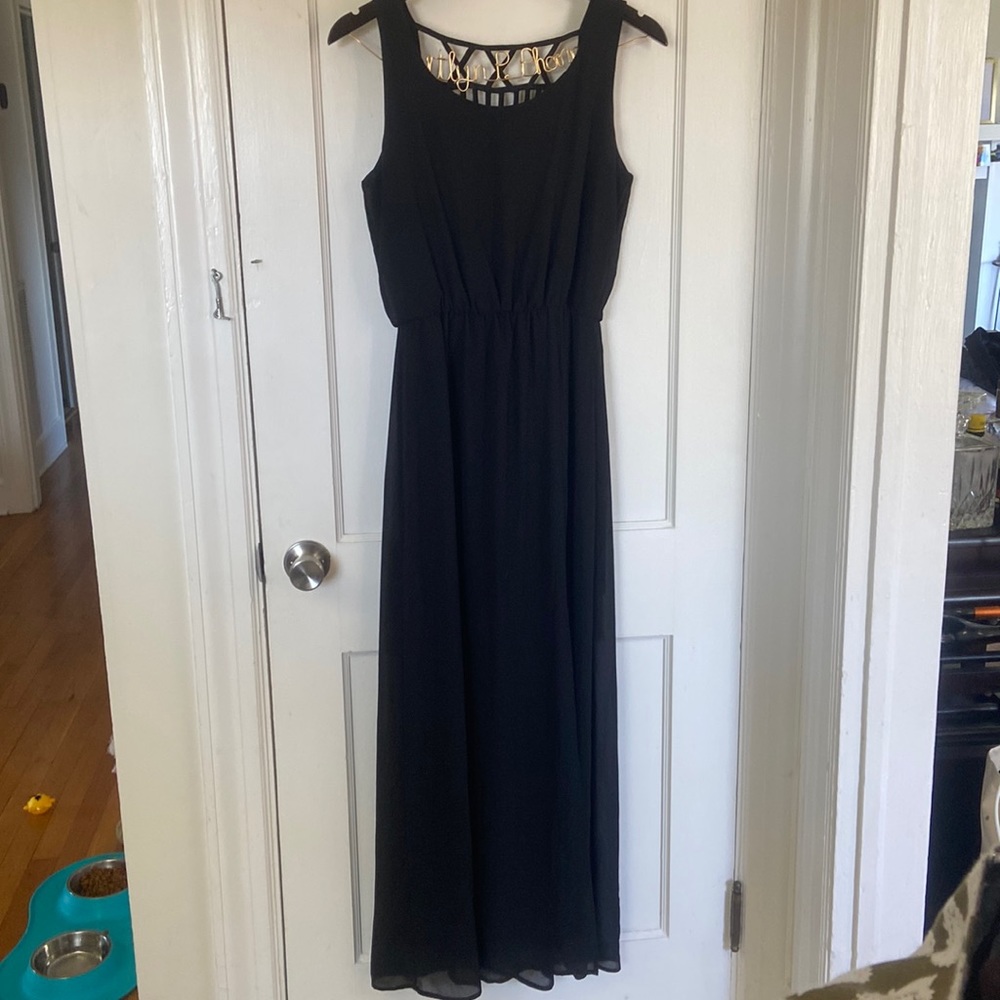 Maxi dress with detailed back